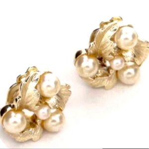 Vintage Cultured pearl earrings from Lisner